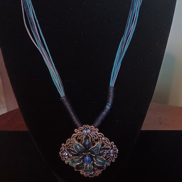Vintage Blue Flower Necklace with Matching Earrings - Picture 1 of 6